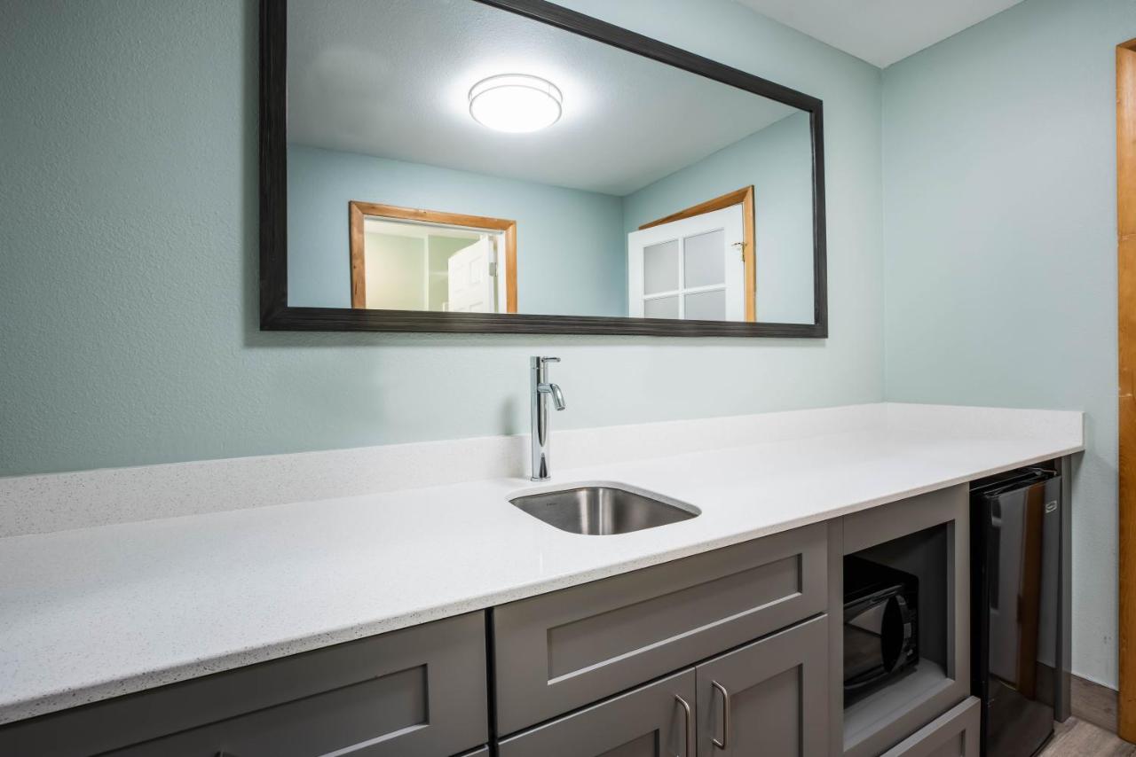 Deluxe Family Room - Non-Smoking at La Quinta Inn & Suites by Wyndham Newport