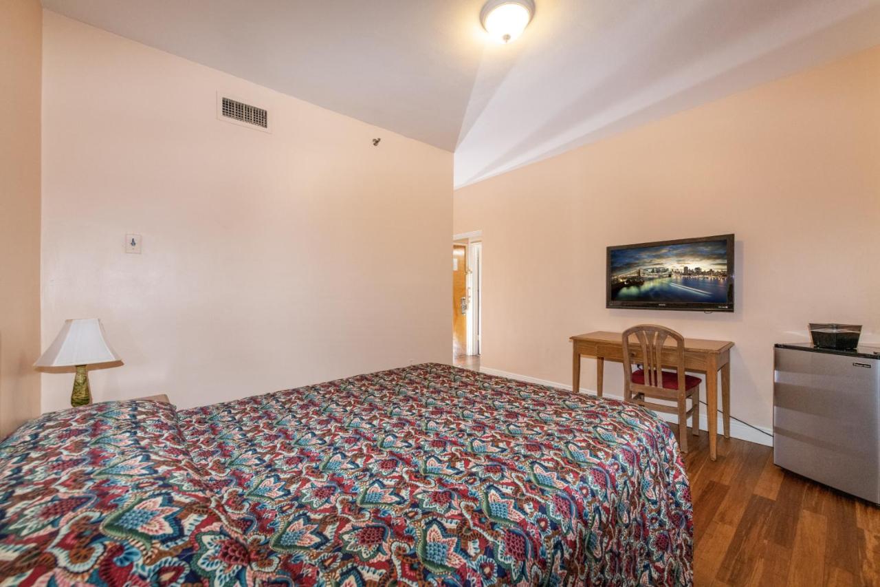  | Ocean Beach Hotel