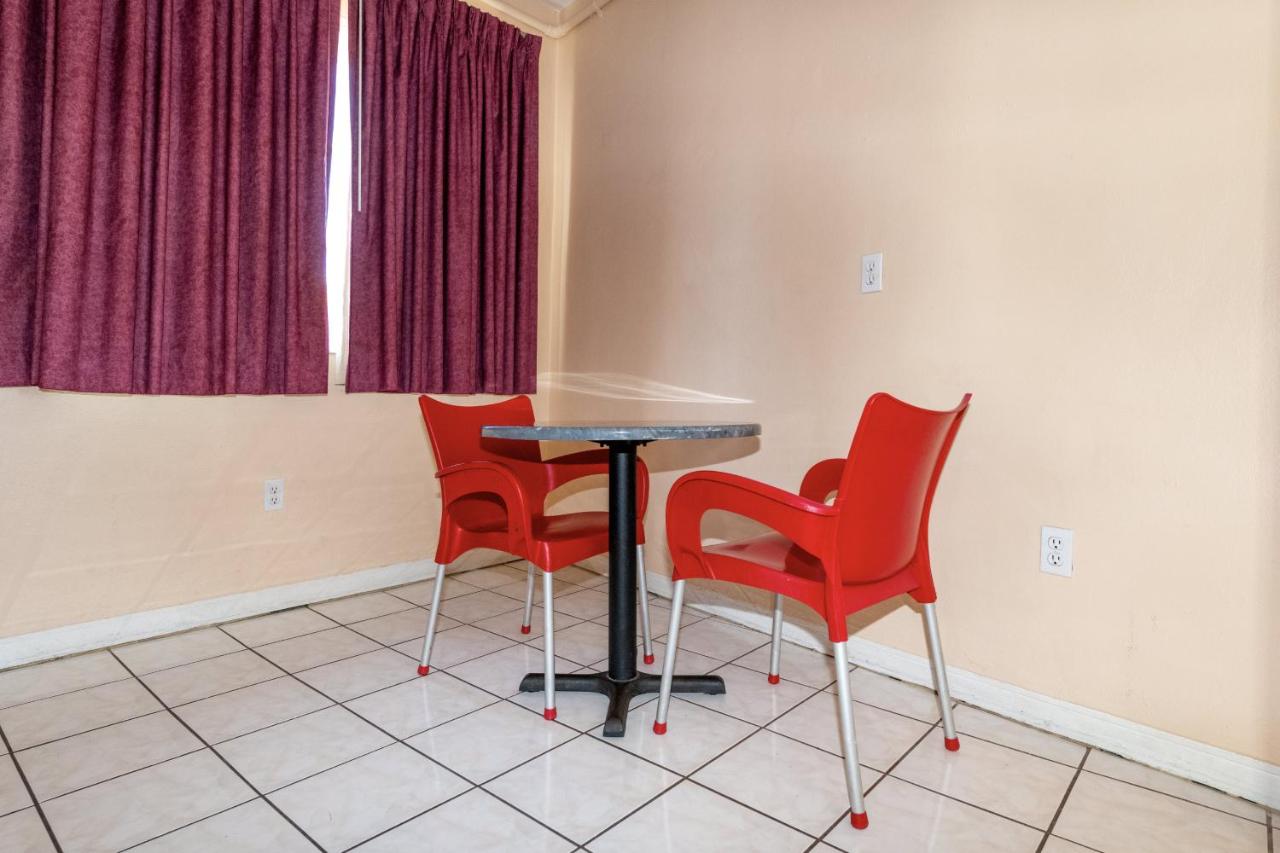 | Ocean Beach Hotel