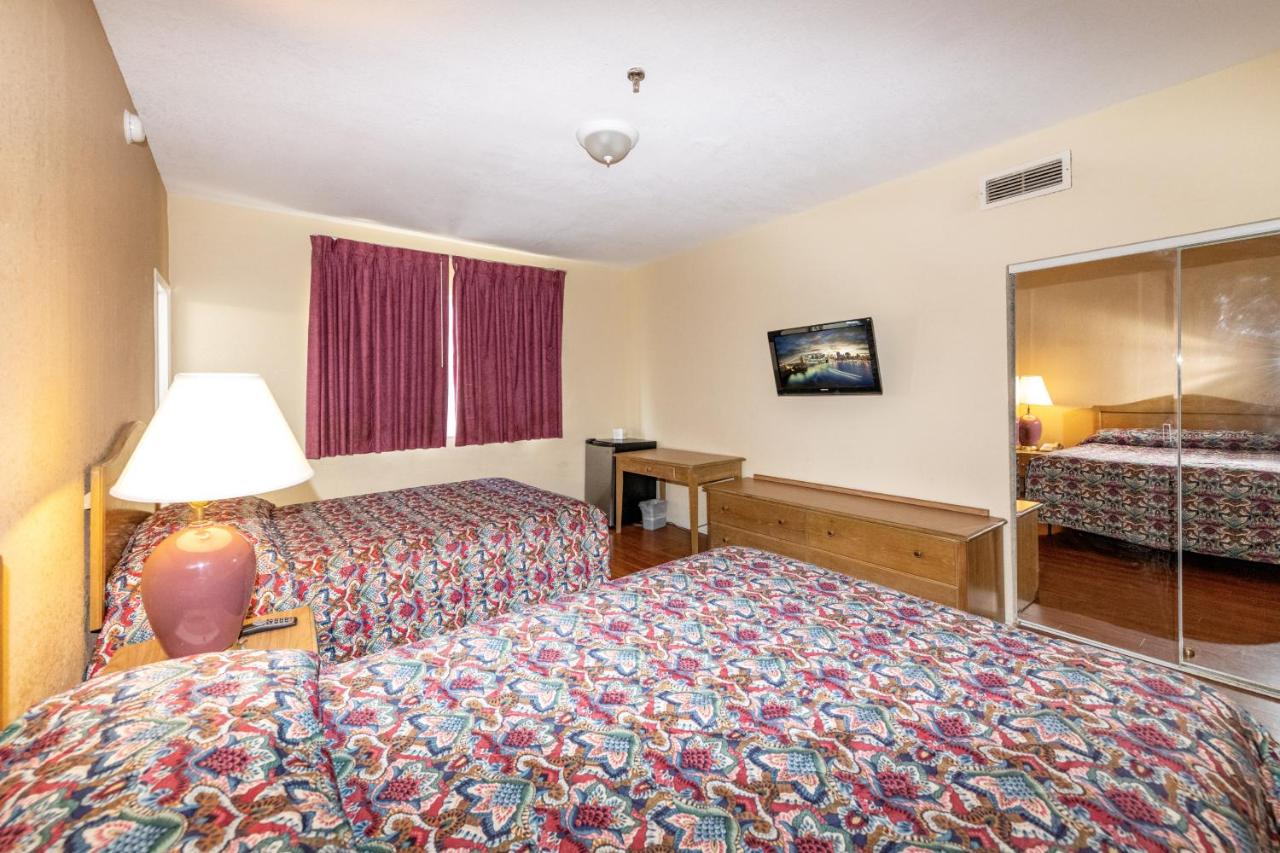 | Ocean Beach Hotel