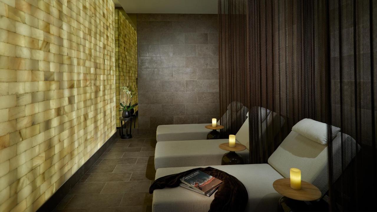  | The Guitar Hotel at Seminole Hard Rock Hotel & Casino