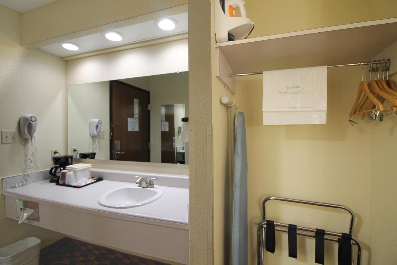 | Geneva Motel Inn