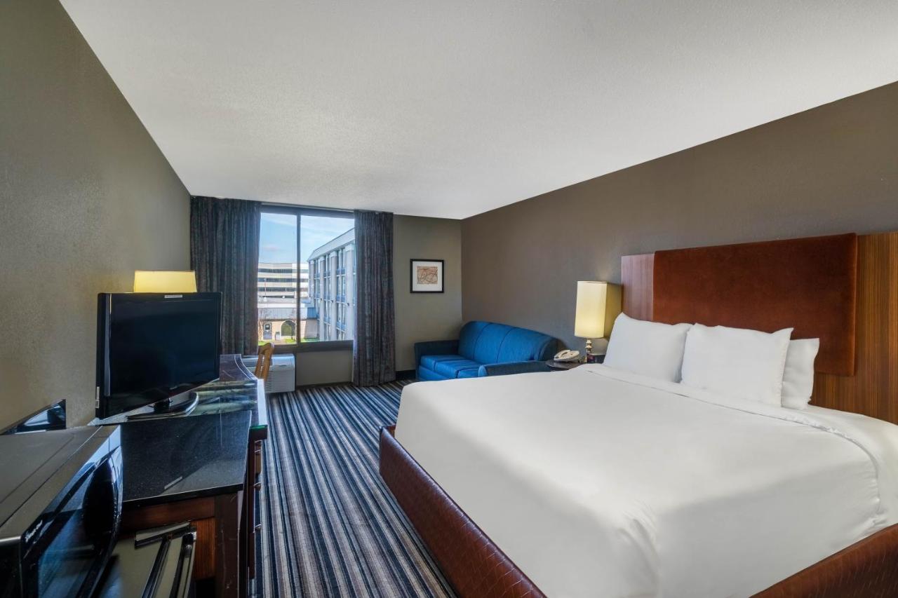King Room - Non-Smoking at Travelodge by Wyndham Memphis Airport/Graceland