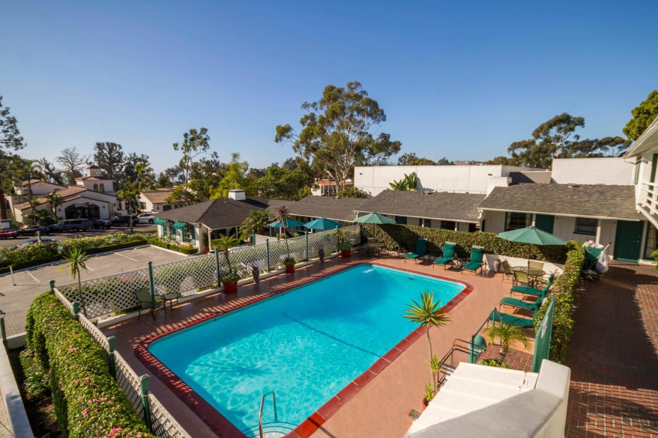 King Room with Pool View at Coast Village Inn - Santa Barbara