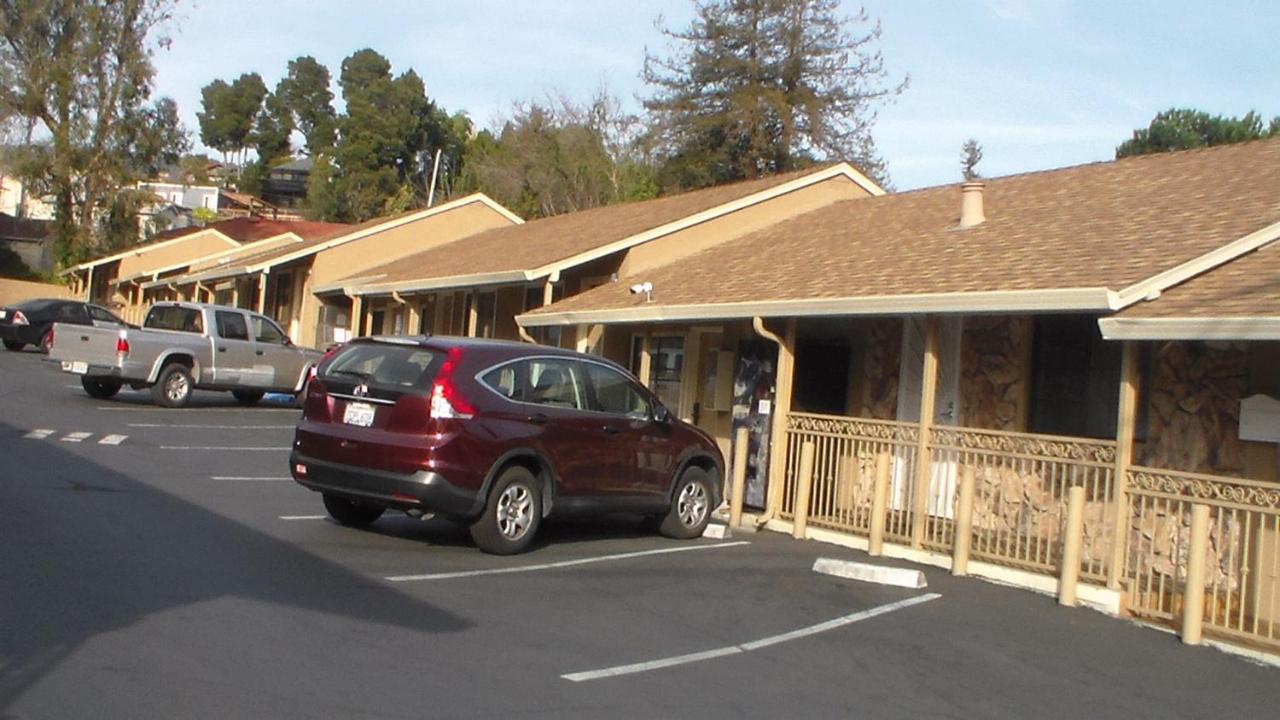 | Laurel Inn