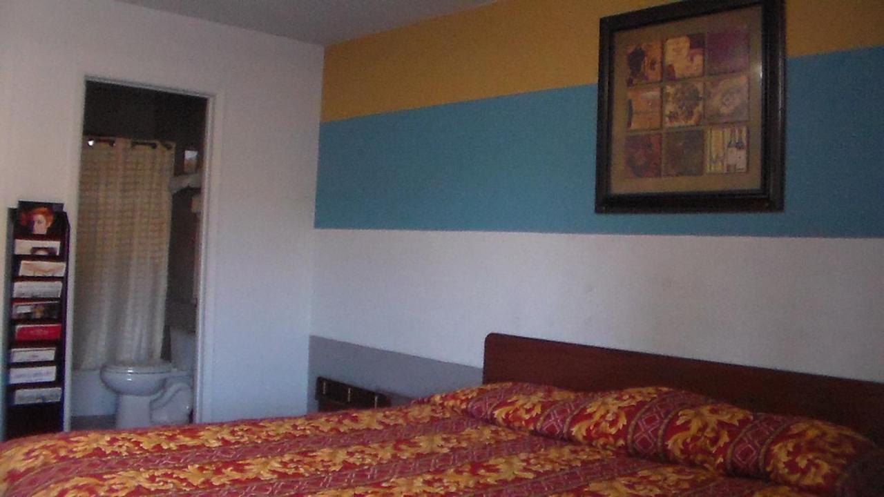 | Laurel Inn