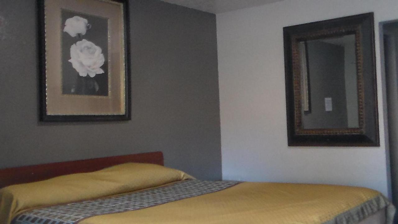  | Laurel Inn