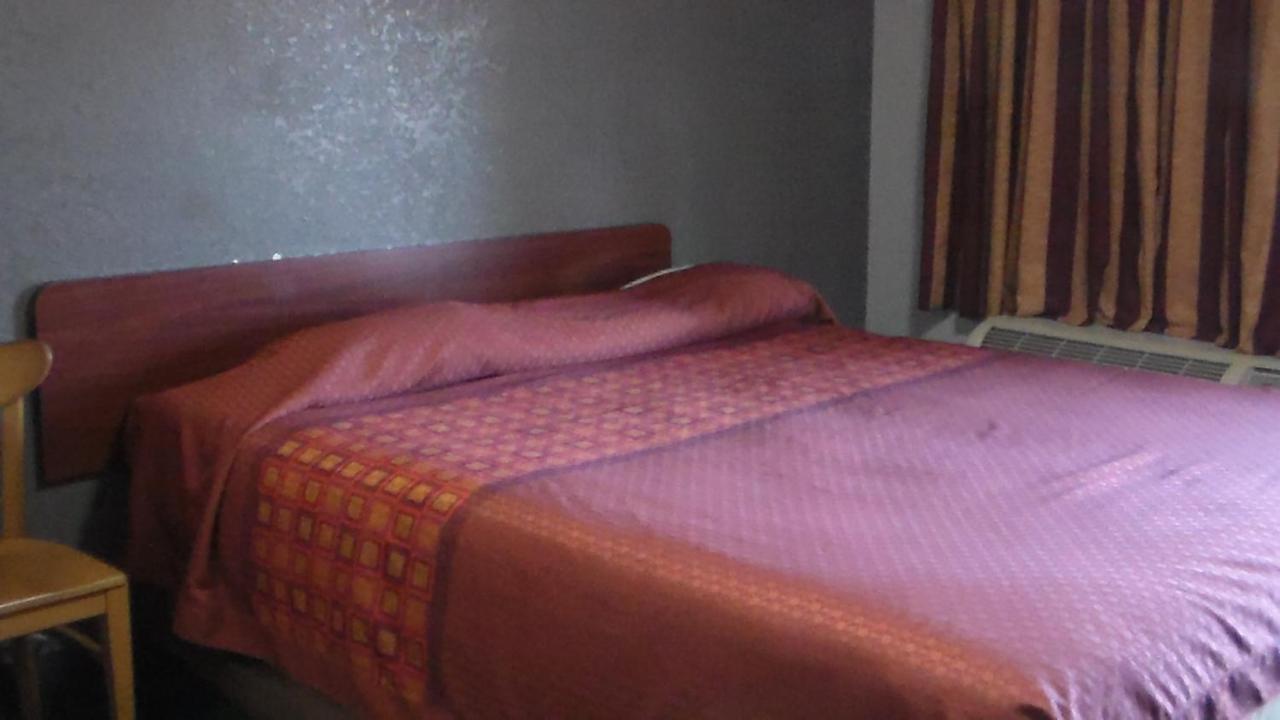 | Laurel Inn