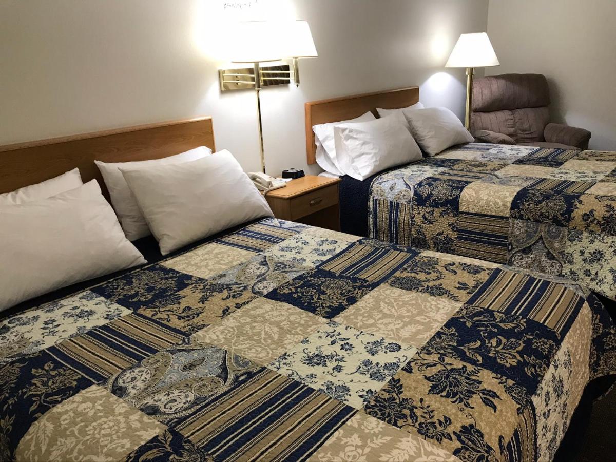 | Dutch Country Inn