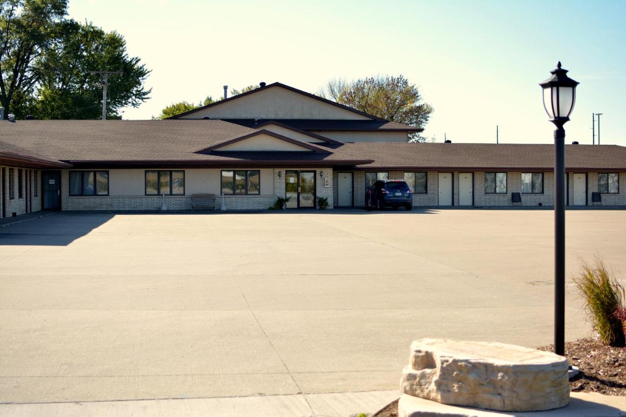 | Dutch Country Inn