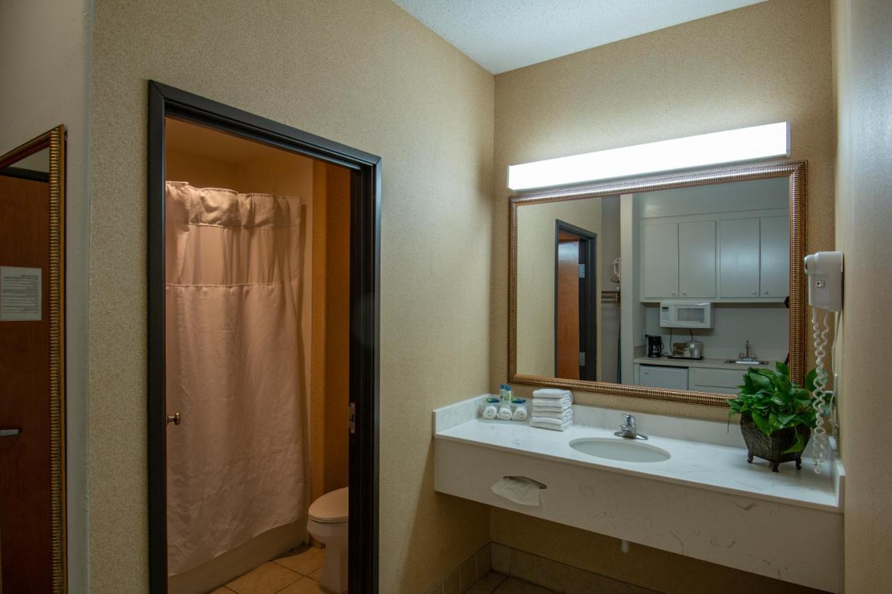 | Moncks Corner Inn
