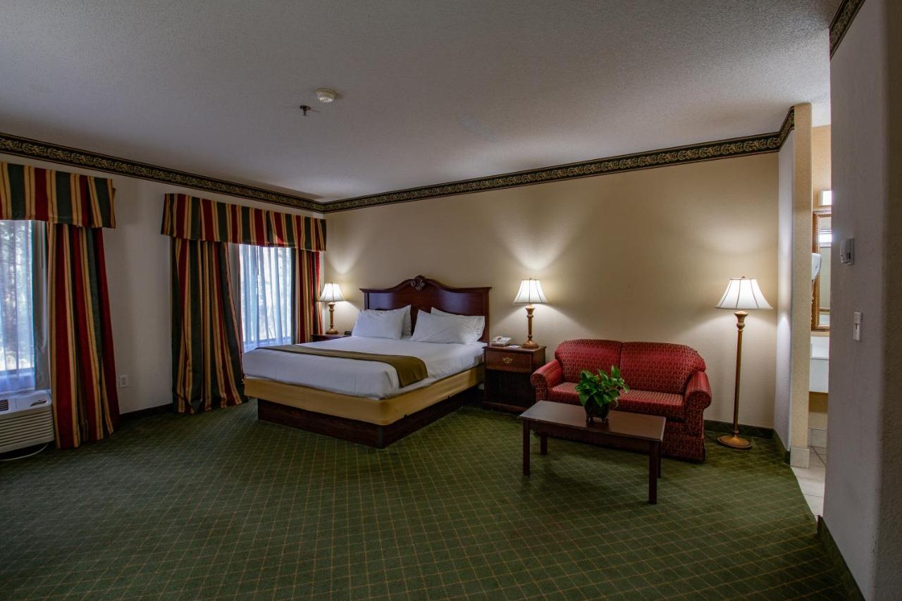 | Moncks Corner Inn