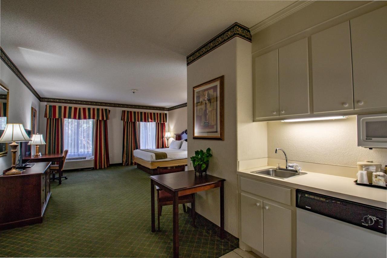| Moncks Corner Inn