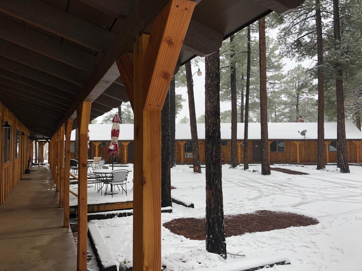 | TimberLodge Inn