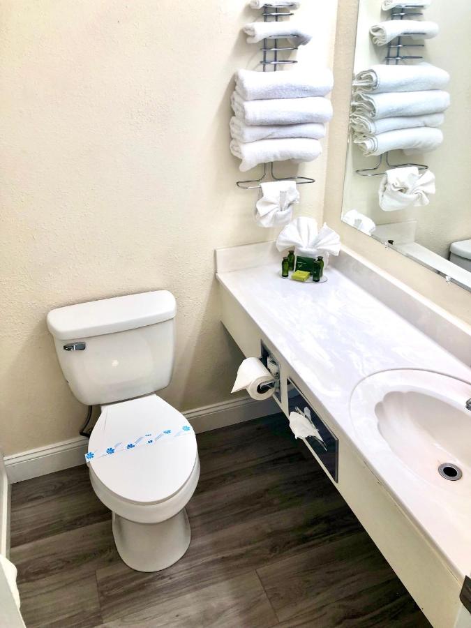 Deluxe Double Room at Bicentennial Inn