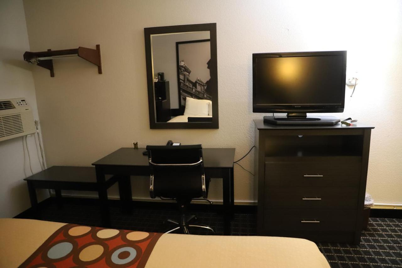 Deluxe King Suite at Super 8 by Wyndham Richmond Airport VA