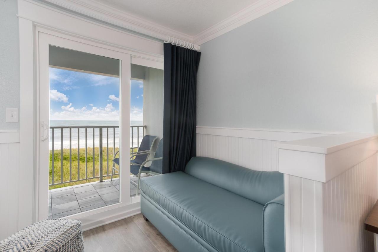 Premium - 1 King Bed Oceanfront - 4 Seasons - No Pets at John Yancey Oceanfront Inn