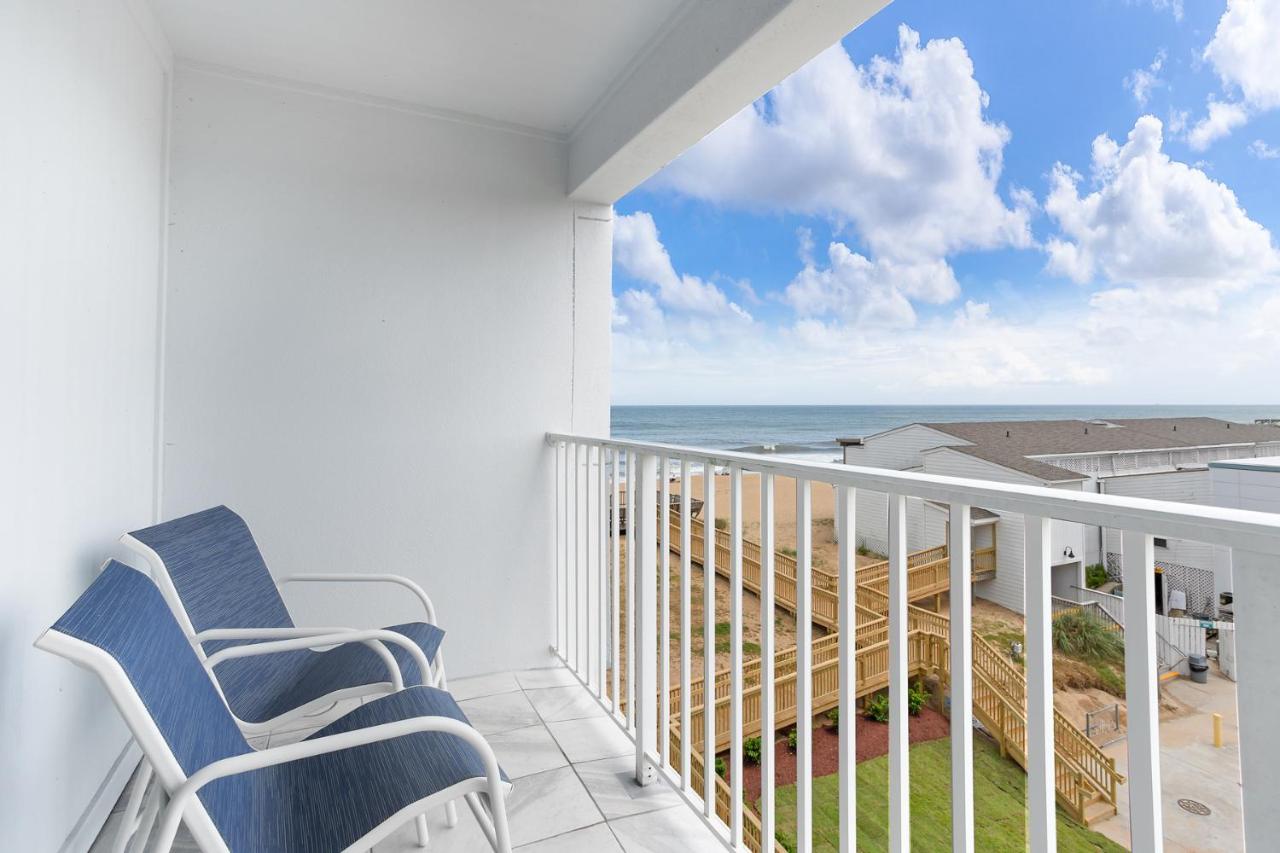 Deluxe - 1 King Bed Side View - 4 Seasons - No Pets at John Yancey Oceanfront Inn