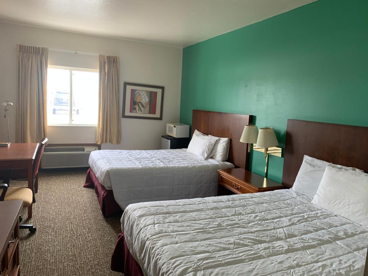 Queen Room with Two Queen Beds at Americas Best Value Inn Gaylord