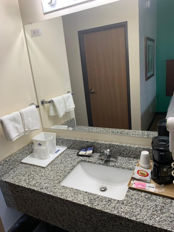 Queen Room with Two Queen Beds at Americas Best Value Inn Gaylord
