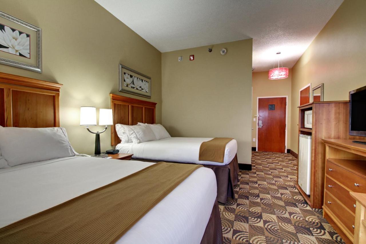  | Holiday Inn Express Hurricane Mills Waverly, an IHG Hotel