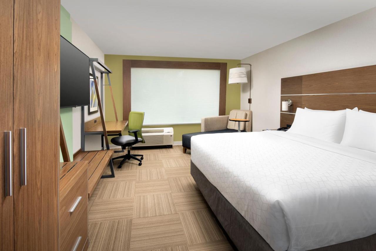 Executive King Room - Non-Smoking at Holiday Inn Express and Suites North Brunswick by IHG