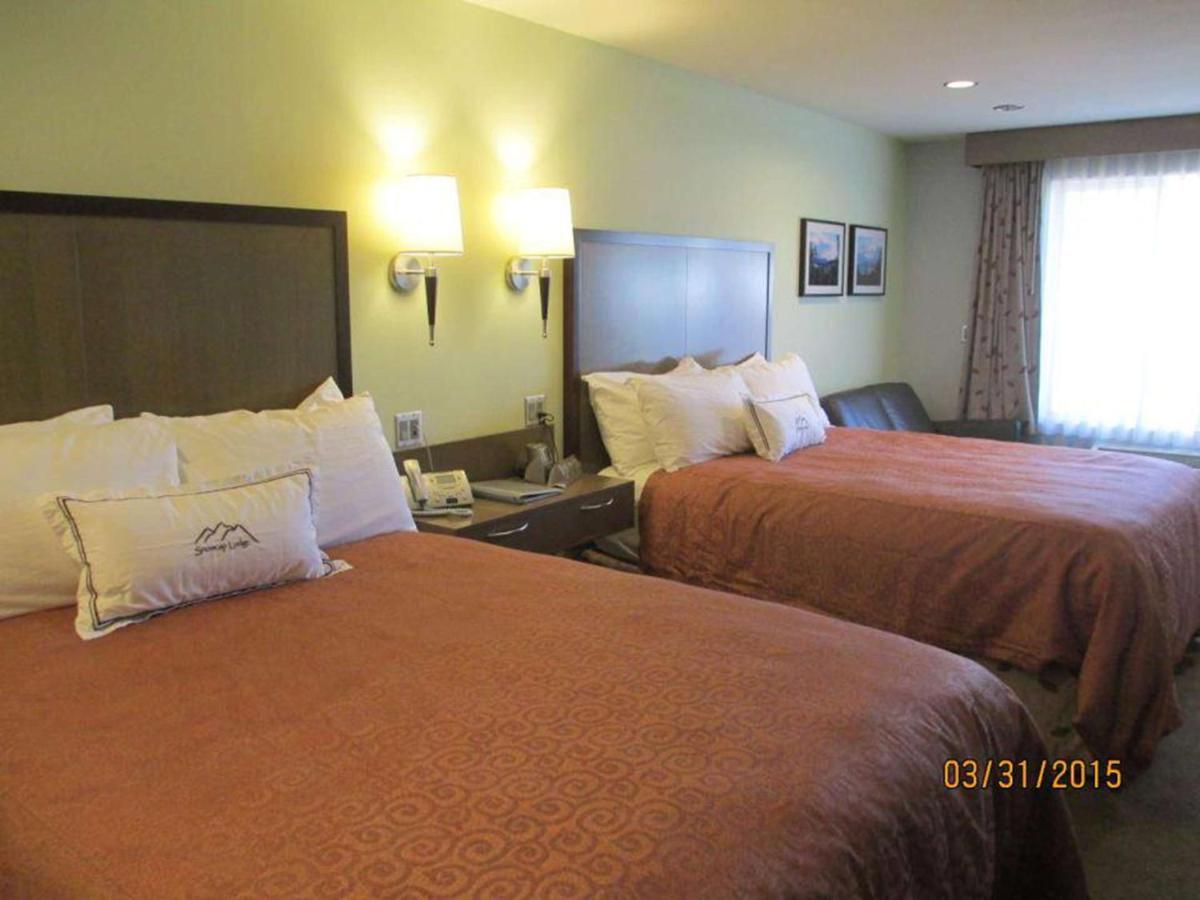 Deluxe Double Queen Room - Non-Smoking at Best Western Snowcap Lodge