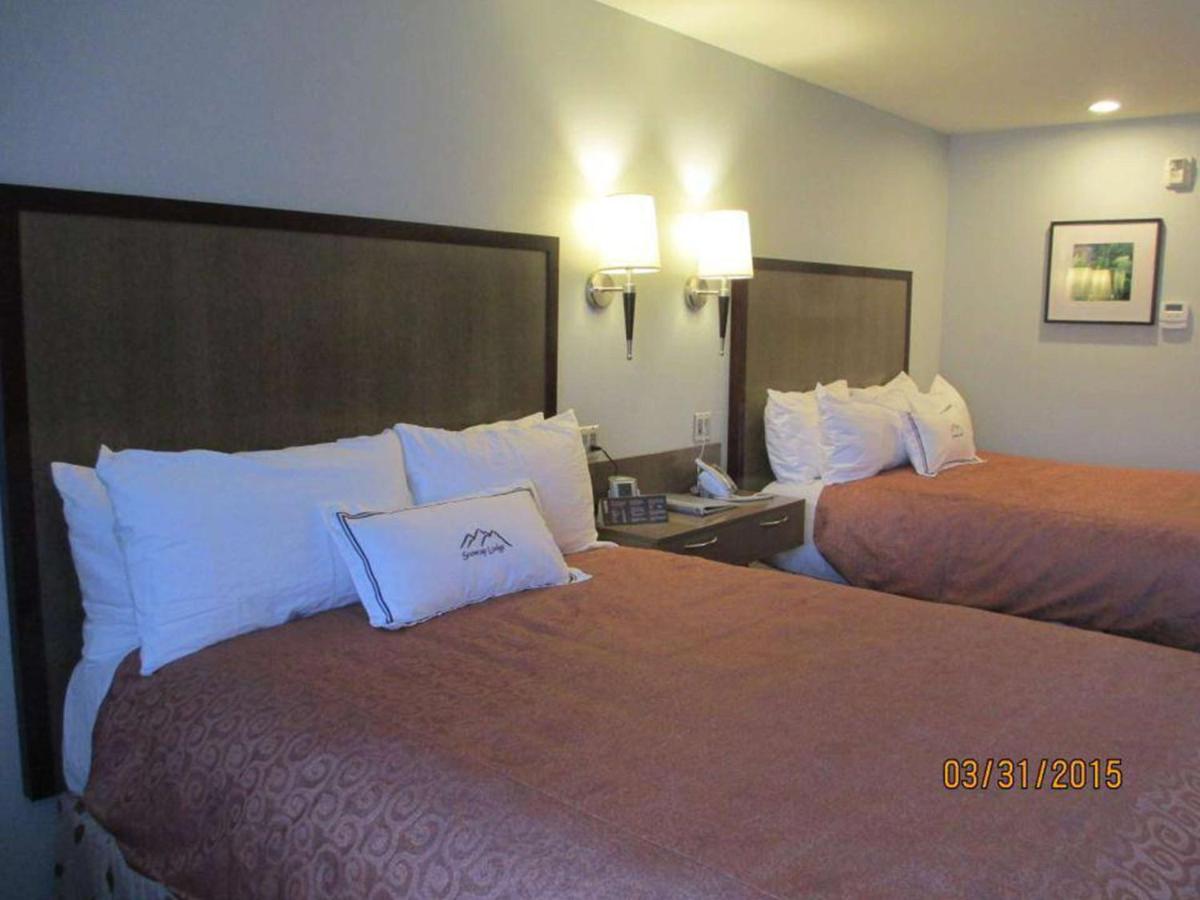 Deluxe Double Queen Room - Non-Smoking at Best Western Snowcap Lodge