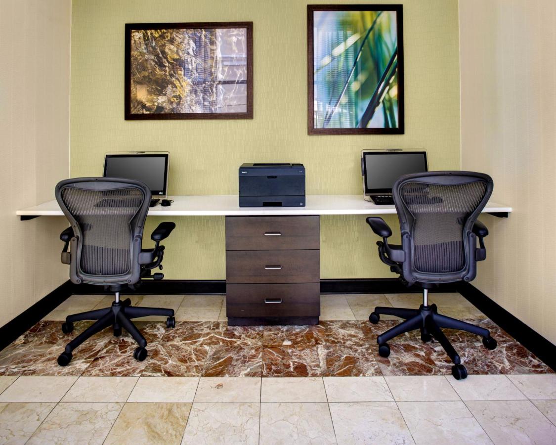 | Holiday Inn Indianapolis North-Carmel, an IHG Hotel