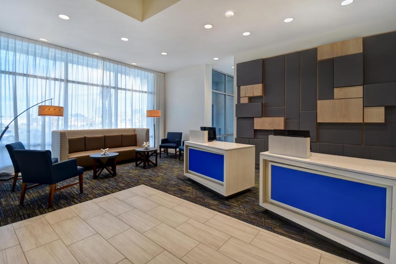 | Holiday Inn Express & Suites - Galveston Beach, an IHG Hotel