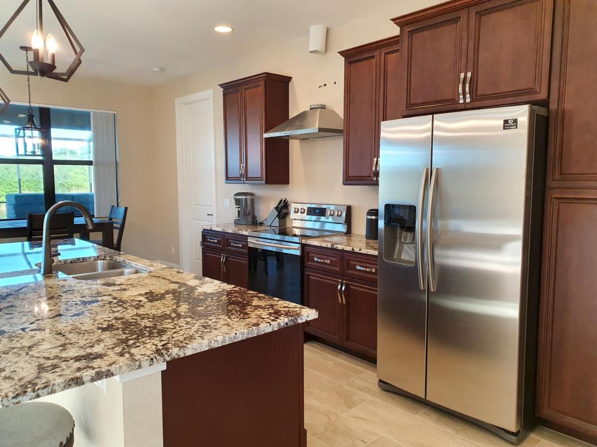  | Stunning BRAND NEW 3 bed home, fabulous pool overlooking river,
