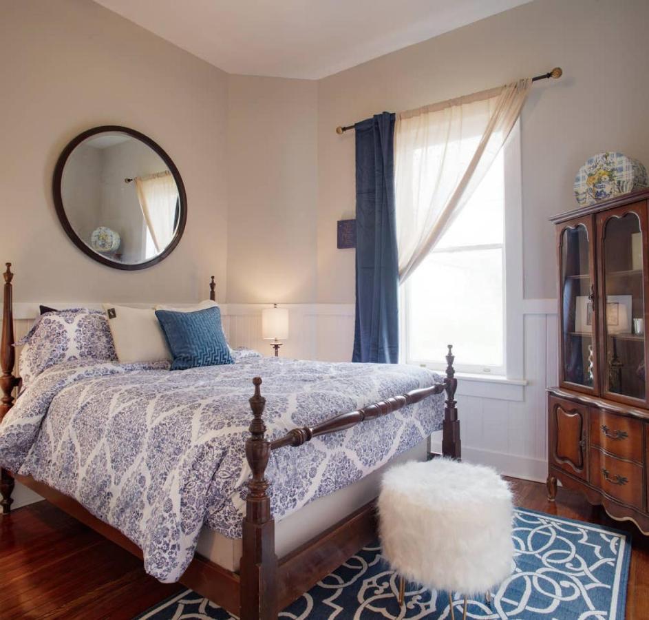  | Modern 4 Bed Brownstone in Historic Downtown