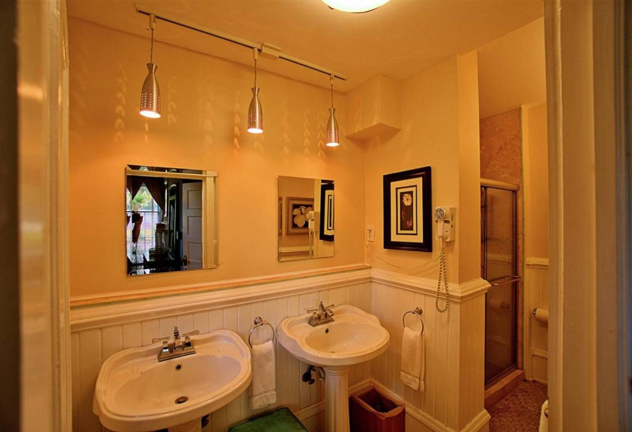 | Huge Victorian Beauty Overlooking Forsyth Park