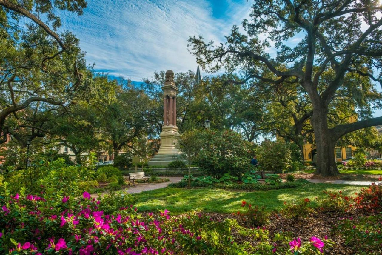 | Modern 4 Bed Brownstone in Historic Downtown