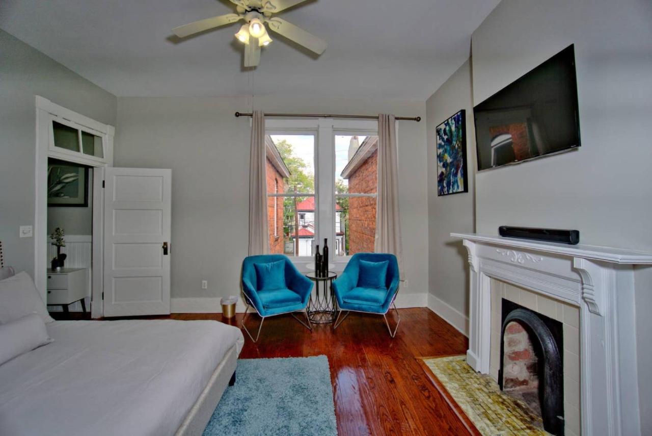 | Modern 4 Bed Brownstone in Historic Downtown