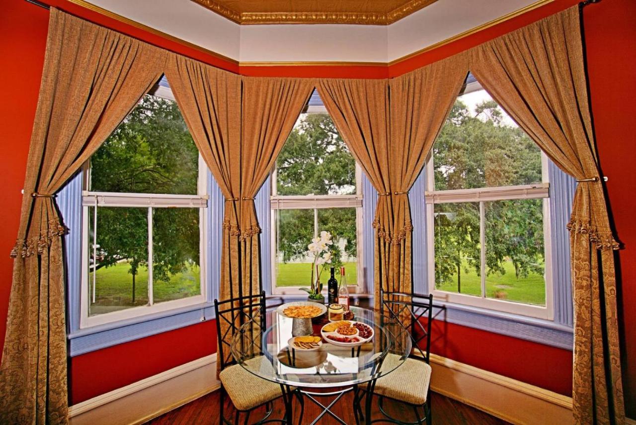 | Huge Victorian Beauty Overlooking Forsyth Park