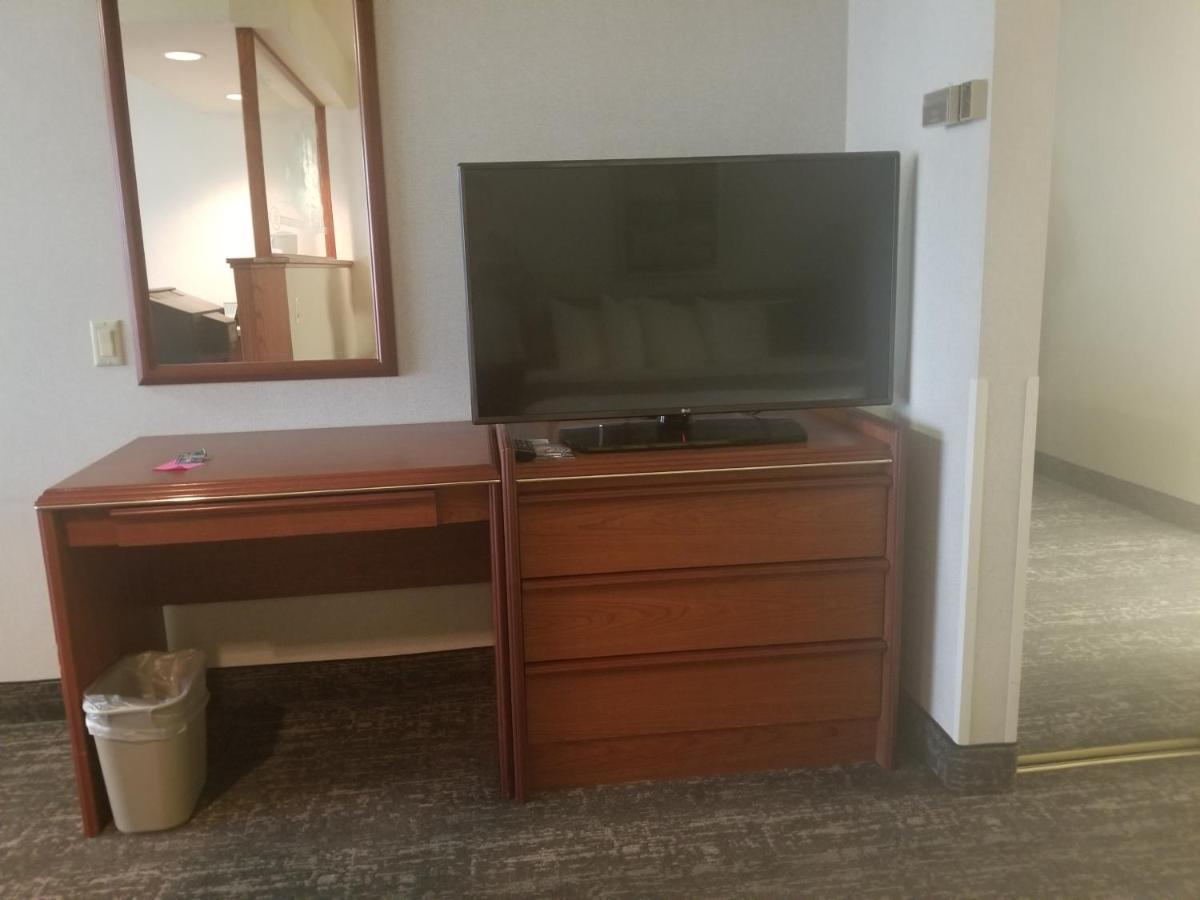Mini Suite 2 Queen Beds at Shilo Inn Suites - Salem