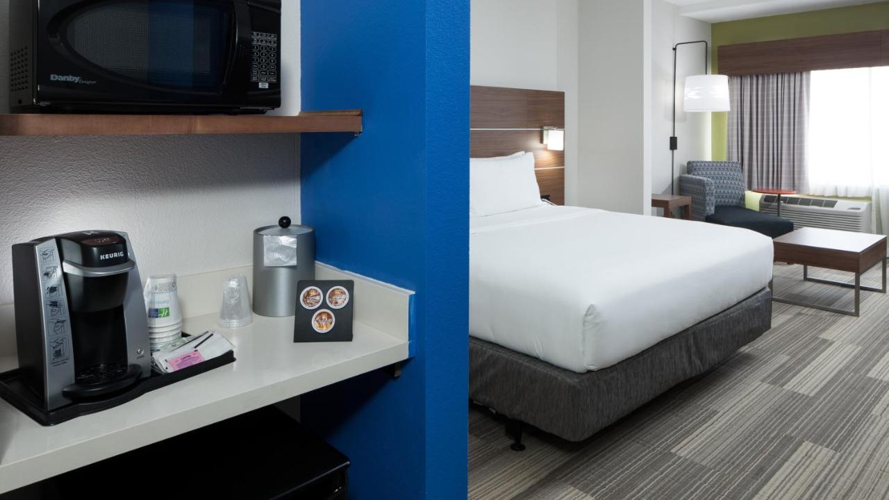 Double Room - Mobility Access with Roll-in Shower at Holiday Inn Express & Suites Orlando at SeaWorld by IHG