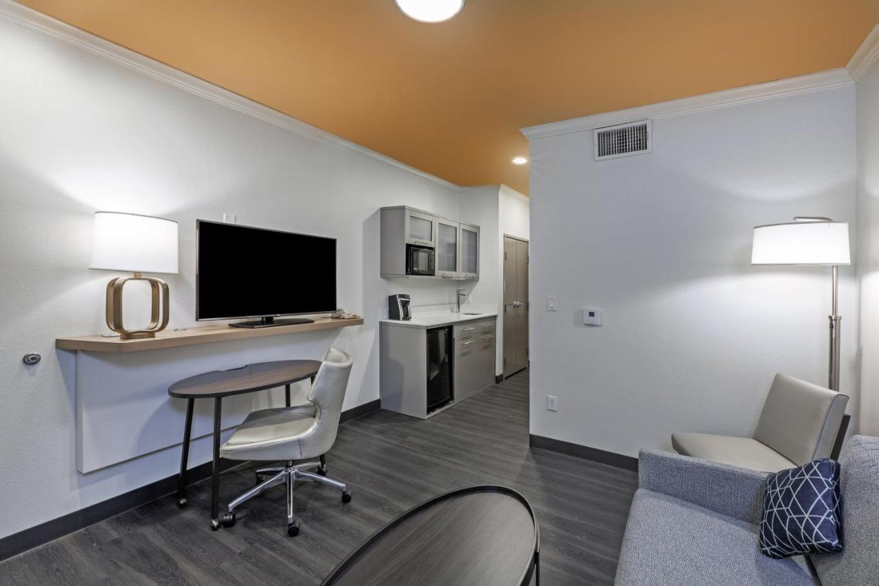 King Suite at Holiday Inn & Suites McKinney - N Allen by IHG