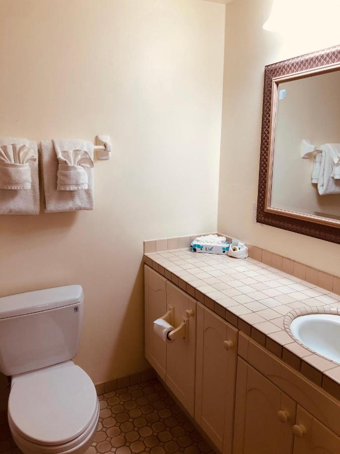 Deluxe Room (2 Adults + 1 Child) at Pacific Grove Inn