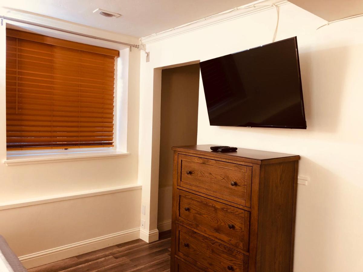 Deluxe Room (2 Adults + 1 Child) at Pacific Grove Inn