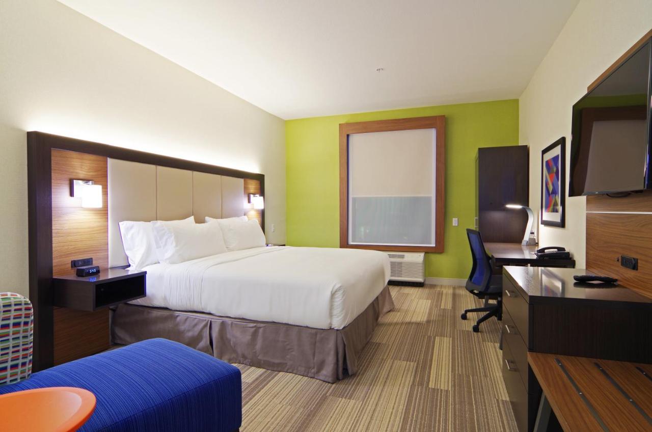  | Holiday Inn Express Hotel & Suites Phoenix North Scottsdale
