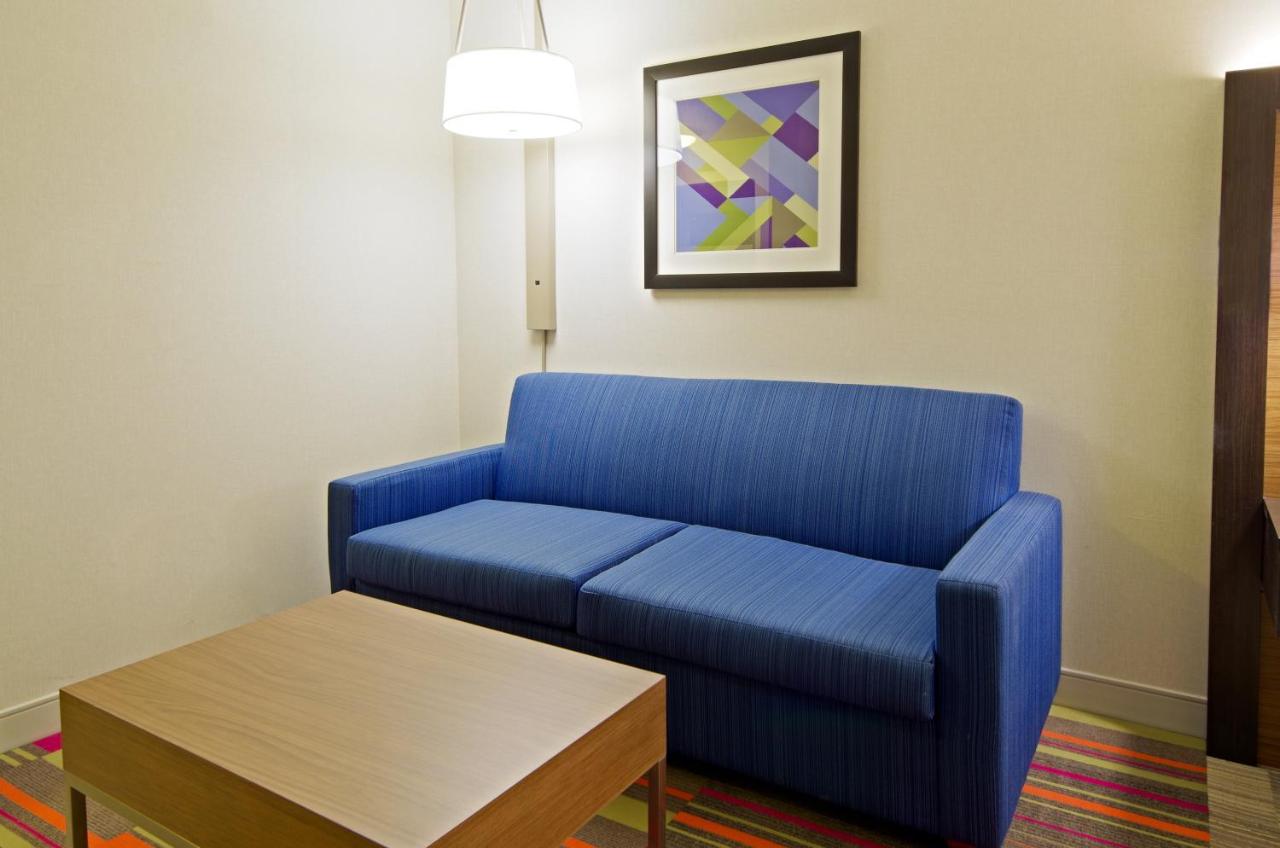 Deluxe Suite at Holiday Inn Express Hotel & Suites Phoenix North Scottsdale by IHG