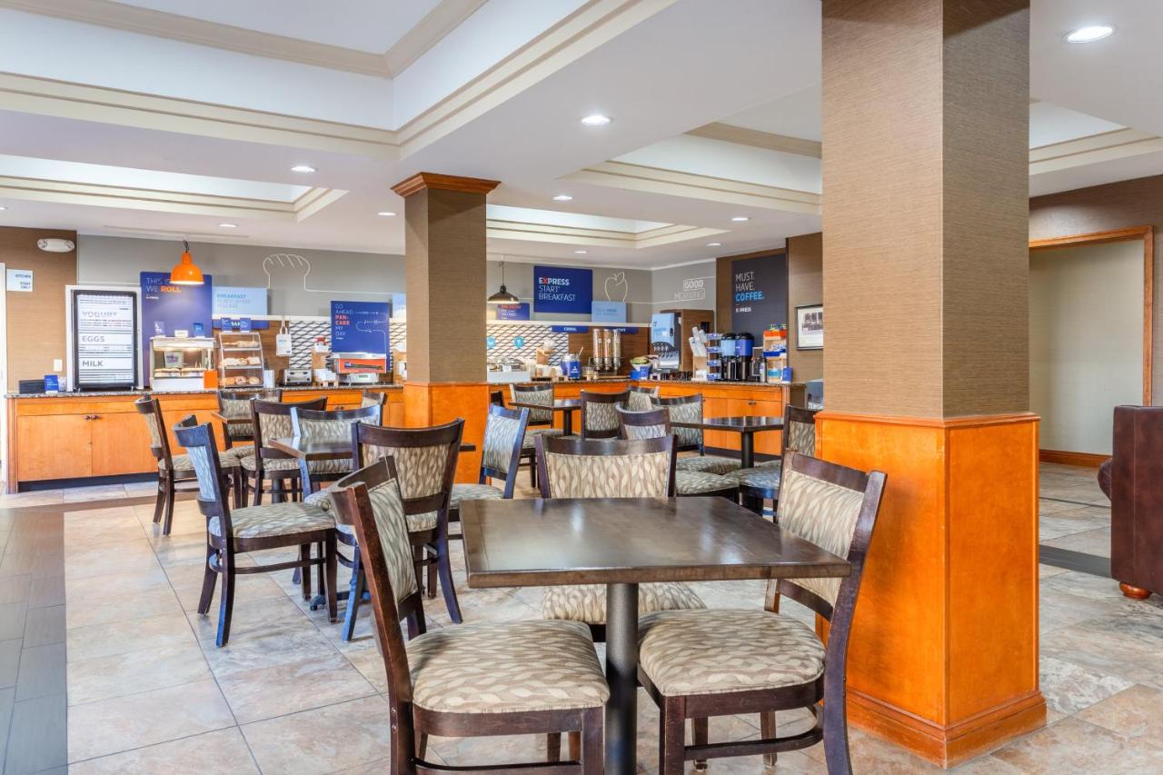 | Holiday Inn Express Charles Town, an IHG Hotel