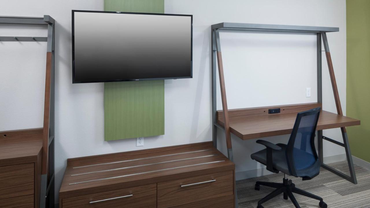  | Holiday Inn Express & Suites Orlando at SeaWorld, an IHG Hotel
