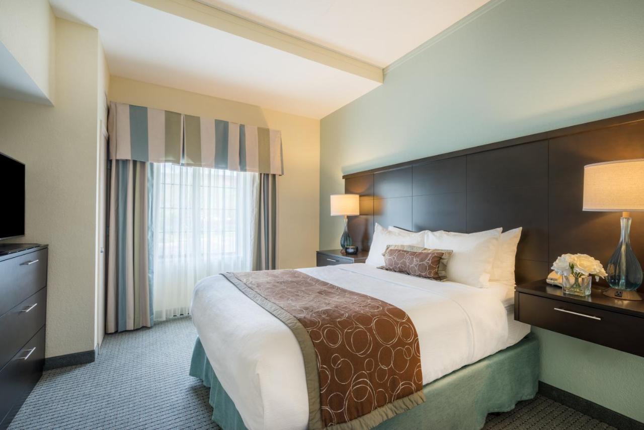 One-Bedroom King Suite - Non-Smoking at Staybridge Suites Wilmington - Brandywine Valley by IHG