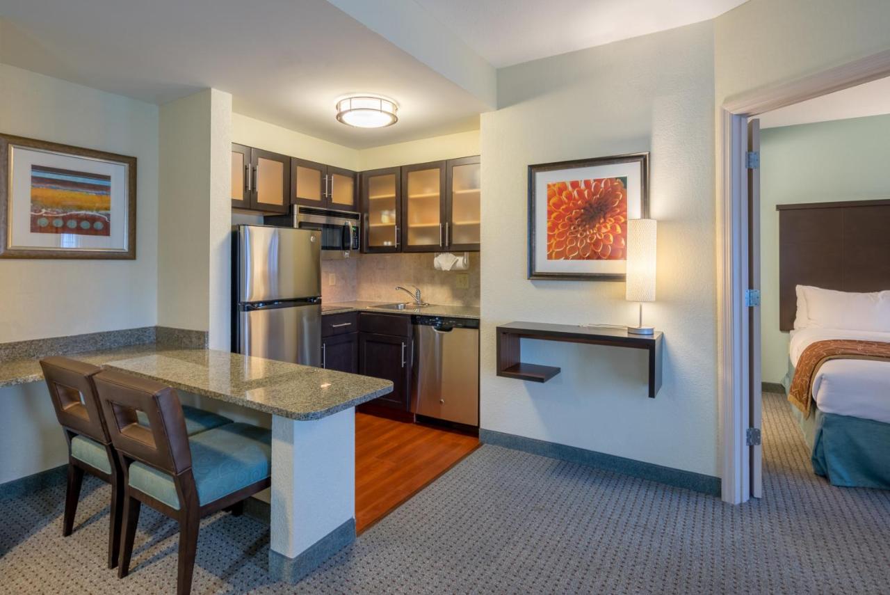 One-Bedroom Suite - Non-Smoking at Staybridge Suites Wilmington - Brandywine Valley by IHG