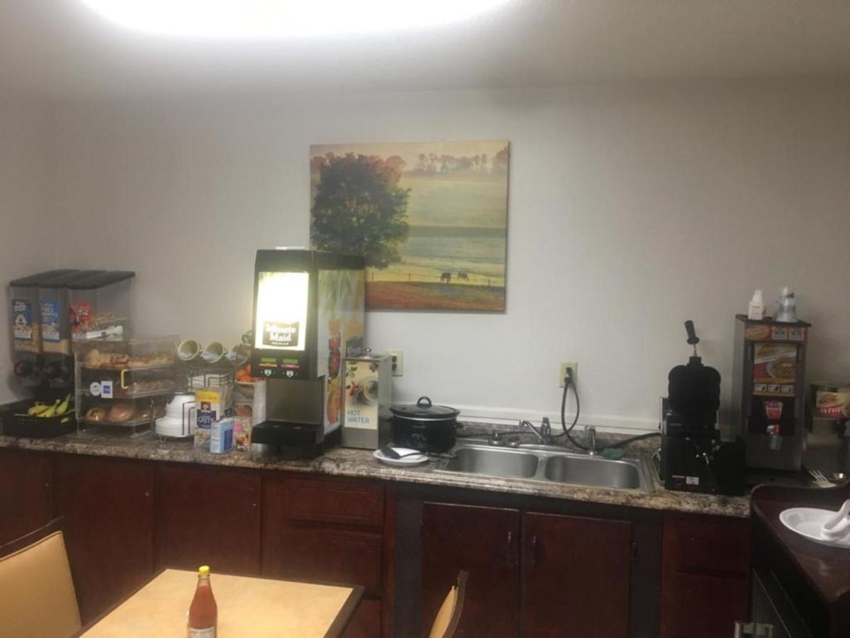 | Loyalty Inn Hawkinsville