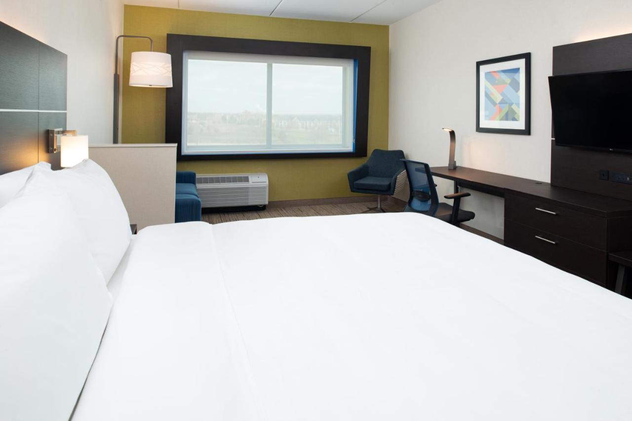 Double Suite - Mobility Access Tub/Non-Smoking at Holiday Inn Express & Suites Romeoville - Joliet North by IHG