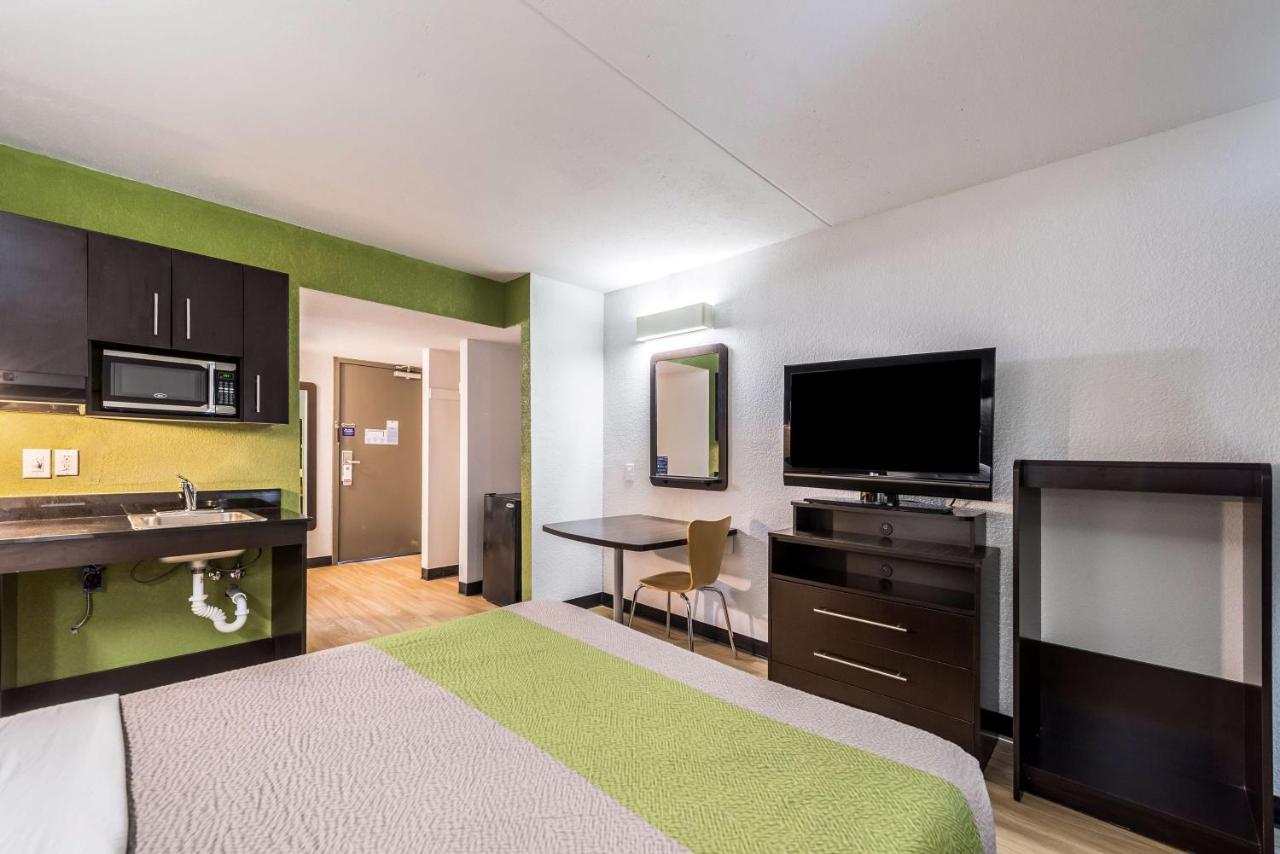 Queen Room - Disability Access - Non-Smoking at Studio 6 Indianapolis, IN